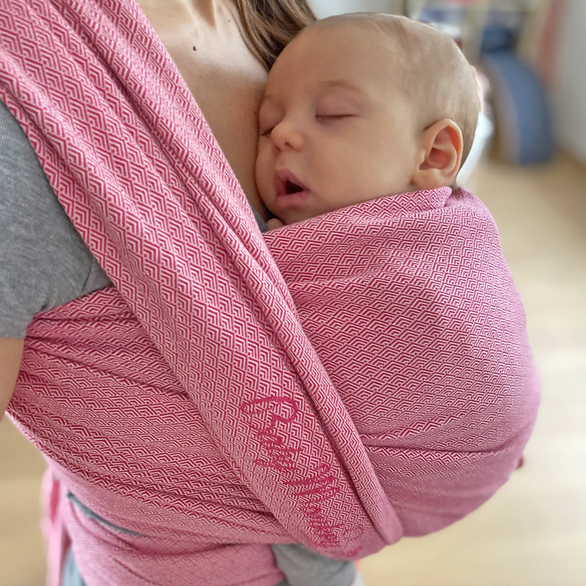 coliche neonato babywearing